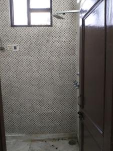 Common Bathroom Image of 540 Sq.ft 2 BHK Builder Floor for rent in Ramesh Nagar New Delhi for Rs. 28000
