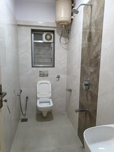 Bathroom Image of 1050 Sq.ft 2 BHK Apartment / Flat for sale in Everest Apartments, Andheri West Mumbai for Rs. 40000000