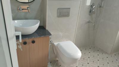 Bathroom Image of 850 Sq.ft 1 BHK Builder Floor for rent in Sector 46 Gurgaon for Rs. 40000