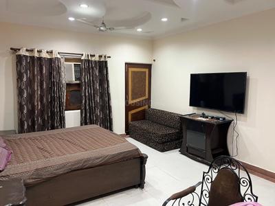 Bedroom Image of 2000 Sq.ft 5 BHK Duplex for rent in DDA B4, Vasant Kunj New Delhi for Rs. 125000