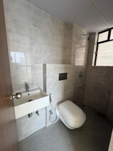Bathroom Image of 501 Sq.ft 1 BHK Apartment / Flat for sale in Siddha Sky, Sion Mumbai for Rs. 13500000