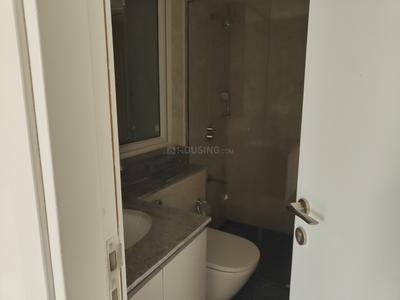 Image of 2300 Sq.ft 3 BHK Apartment / Flat for rent in DLF One Midtown, Karampura, New Delhi for Rs. 128000