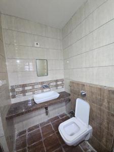 Bathroom Image of 2000 Sq.ft 3 BHK Apartment / Flat for rent in Priyanka Green Emerald, New Alkapuri Vadodara for Rs. 22000