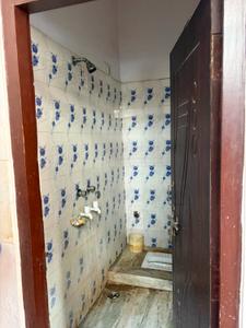 Bathroom Image of 600 Sq.ft 1.5 BHK Duplex for rent in LDA Colony Lucknow for Rs. 8000