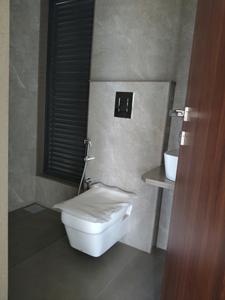 Common Bathroom Image of 1100 Sq.ft 2 BHK Apartment / Flat for sale in Shah Arcade, Kharghar Navi Mumbai for Rs. 13500000