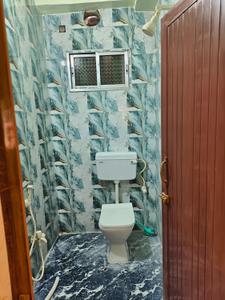 Bathroom Image of 800 Sq.ft 2 BHK Apartment / Flat for rent in Sodepur Kolkata for Rs. 12000