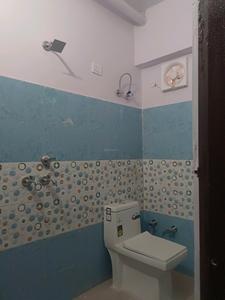 Common Bathroom Image of 170 Sq.ft 1 RK Builder Floor for rent in Pitampura New Delhi for Rs. 8000