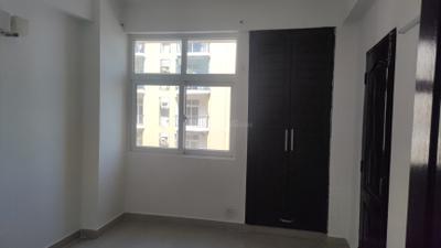 Bedroom Image of 1000 Sq.ft 2.5 BHK Apartment / Flat for sale in Amrapali Zodiac, Sector 120 Noida for Rs. 9600000