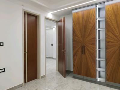 Bedroom Image of 1750 Sq.ft 3 BHK Builder Floor for sale in Kaushambi Ghaziabad for Rs. 17000000