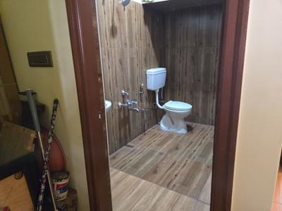 Bathroom Image of 400 Sq.ft 1 RK Studio for rent in Kalkere Bengaluru for Rs. 7000