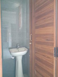 Bedroom One Image of 1000 Sq.ft 2 BHK Apartment / Flat for sale in Sector 73 Noida for Rs. 3700000