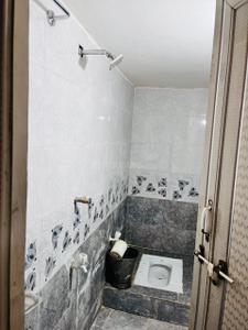Bathroom Image of 450 Sq.ft 1 RK Independent House for rent in Vijay Nagar Indore for Rs. 8000