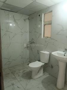 Bathroom Image of 1700 Sq.ft 3 BHK Apartment / Flat for sale in Cosmos Golden Heights, Crossings Republik Ghaziabad for Rs. 9200000