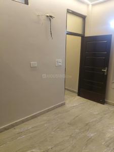 Bedroom Image of 900 Sq.ft 2 BHK Builder Floor for rent in Ramesh Nagar New Delhi for Rs. 27000