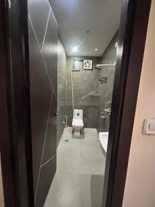 Bathroom Image of 650 Sq.ft 2 BHK Builder Floor for rent in Uttam Nagar New Delhi for Rs. 16584