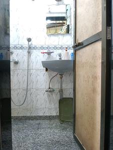 Common Bathroom Image of 1000 Sq.ft 3 BHK Apartment / Flat for sale in Rachana Garden Primrose, Mulund West Mumbai for Rs. 19000000