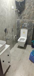 Bathroom Image of 1500 Sq.ft 4 BHK Apartment / Flat for sale in Sector 104 Noida for Rs. 9500000