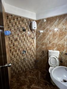 Bathroom Image of 1120 Sq.ft 2 BHK Apartment / Flat for rent in Jalvayu Defence Enclave, Kharghar Navi Mumbai for Rs. 50000