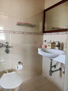 Bathroom Image of 2000 Sq.ft 3 BHK Apartment / Flat for sale in Park View, Bandra West Mumbai for Rs. 75000000