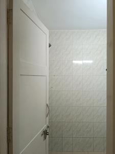 Common Bathroom Image of 2000 Sq.ft 3 BHK Apartment / Flat for rent in Vasant Kunj New Delhi for Rs. 80000