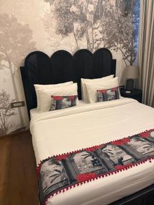 Bedroom Image of 2300 Sq.ft 4 BHK Builder Floor for rent in DLF Independent Floors, DLF Phase 3 Gurgaon for Rs. 110000