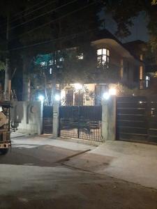 Image of 5000 Sq.ft 6 BHK Independent House for rent in Sector 36, Noida for Rs. 200000