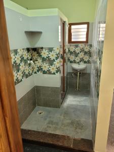 Bathroom Image of 1200 Sq.ft 2 BHK Builder Floor for rent in Alkola Shivamogga for Rs. 15000