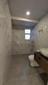 Bathroom Image of 950 Sq.ft 2 BHK Apartment / Flat for sale in Lal Kuan Ghaziabad for Rs. 6500000