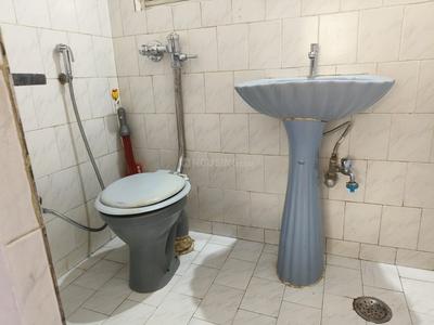 Bathroom Image of 2000 Sq.ft 4 BHK Apartment / Flat for sale in Siddharth Estates, Kalyani Nagar Pune for Rs. 39000000