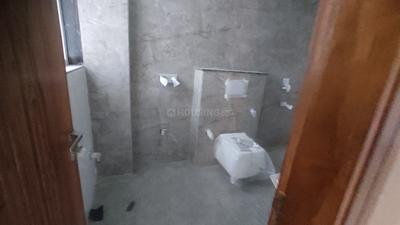 Bathroom Image of 2700 Sq.ft 4 BHK Builder Floor for sale in Safdarjung Enclave New Delhi for Rs. 85000000