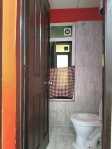 Common Bathroom Two Image of 600 Sq.ft 1 BHK Apartment / Flat for sale in Rishabh Cloud 9 Towers, Vaishali Ghaziabad for Rs. 6000000