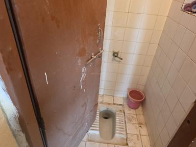 Bathroom Image of 600 Sq.ft 1 BHK Apartment / Flat for rent in Kothrud Pune for Rs. 17400
