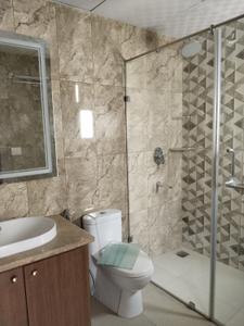 Bathroom Image of 2100 Sq.ft 3 BHK Apartment / Flat for sale in Central Park Aqua Front Towers, Sector 33 Sohna for Rs. 27000000
