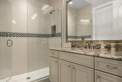 Bathroom Image of 4200 Sq.ft 6 BHK Apartment / Flat for sale in Santacruz West Mumbai for Rs. 190000000