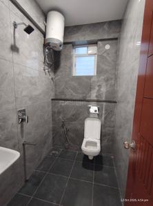 Bathroom Image of 1465 Sq.ft 2.5 BHK Apartment / Flat for rent in Sampigehalli Bengaluru for Rs. 32000