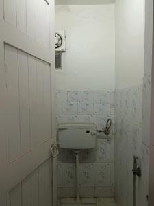 Common Bathroom One Image of 1100 Sq.ft 3 BHK Apartment / Flat for sale in Pitampura New Delhi for Rs. 11500000