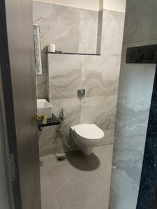 Bathroom Image of 575 Sq.ft 1.5 BHK Apartment / Flat for sale in Paras EL Signora, Andheri West Mumbai for Rs. 15000000