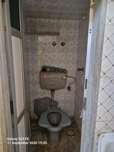 Bathroom Image of 375 Sq.ft 1 RK Apartment / Flat for rent in Meghdoot Trimurti, Borivali West Mumbai for Rs. 20000