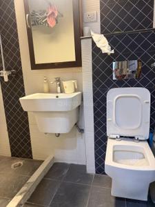 Image of 1400 Sq.ft 3 BHK Apartment / Flat for sale in DDA Flats Vasant Kunj, Vasant Kunj, New Delhi for Rs. 40000000