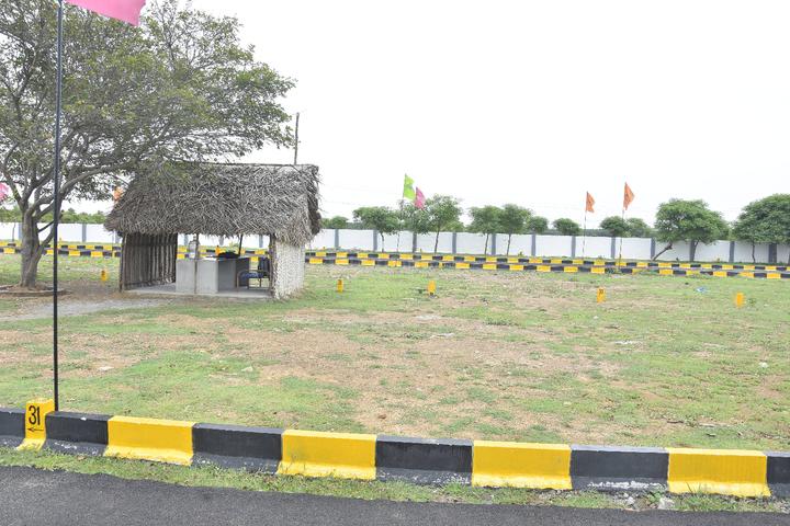 Golden Square Main Image 1