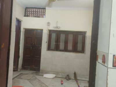 Bedroom Image of 720 Sq.ft 2 BHK Builder Floor for rent in Mukherjee Nagar New Delhi for Rs. 20000