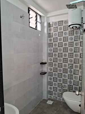 Bathroom Image of 1200 Sq.ft 2 BHK Apartment / Flat for rent in Bajaj G Heritage Phase III, Rajendra Nagar Indore for Rs. 22000