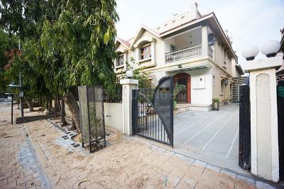 Image of 2250 Sq.ft 4 BHK Independent House for sale in Thaltej, Ahmedabad for Rs. 44900000