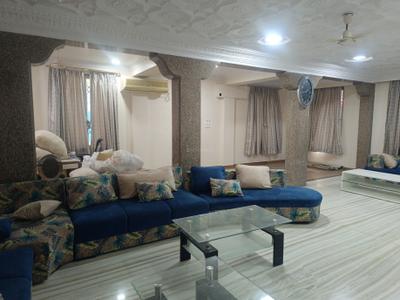 Living Room Image of 4000 Sq.ft 4.5 BHK Independent House for rent in Chembur Mumbai for Rs. 250000