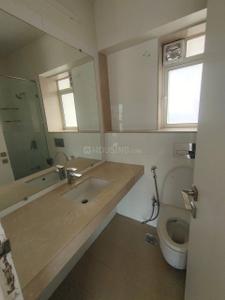 Bathroom Image of 900 Sq.ft 2 BHK Apartment / Flat for rent in Godrej The Trees, Vikhroli East Mumbai for Rs. 115000