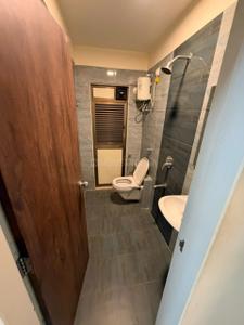 Bathroom Image of 1300 Sq.ft 2.5 BHK Apartment / Flat for sale in Vishesh Balaji Symphony, Panvel Navi Mumbai for Rs. 11800000