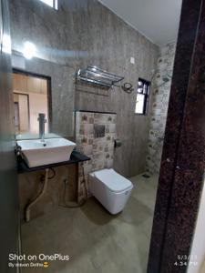 Bathroom Image of 900 Sq.ft 2 BHK Independent House for rent in Yerawada Pune for Rs. 23000