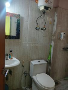 Bathroom Image of 1390 Sq.ft 4 BHK Apartment / Flat for rent in Loharuka Green Heights, Rajarhat Kolkata for Rs. 35000