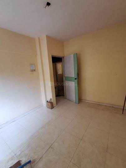 Nine Sea Grapes Main Image 1