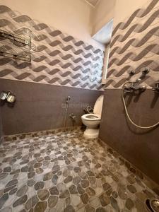 Bathroom Image of 1050 Sq.ft 2 BHK Apartment / Flat for sale in Cooperative Archana Apartment, Paschim Vihar New Delhi for Rs. 10000000